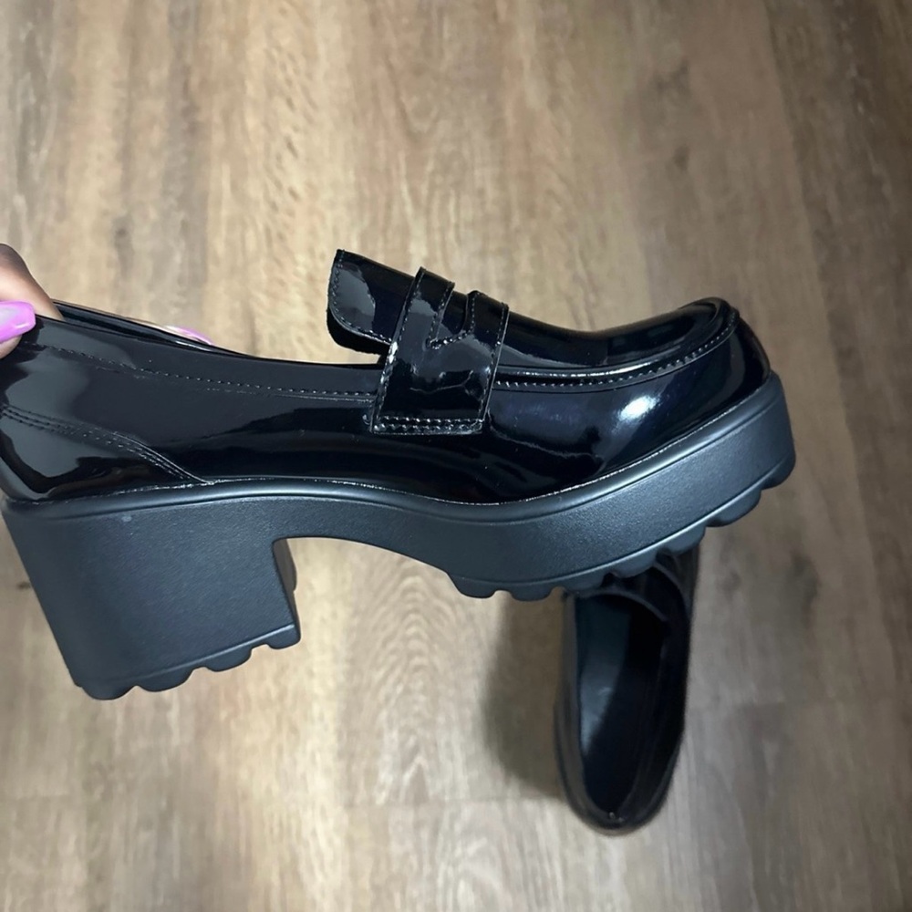 Women’s loafers size 8